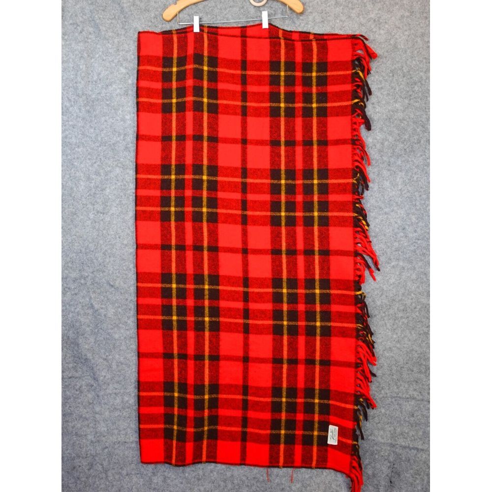 Faribo Wool Throw Blanket Red Tartan Plaid Fluffy Fringed‎ Holiday Festive 56x52